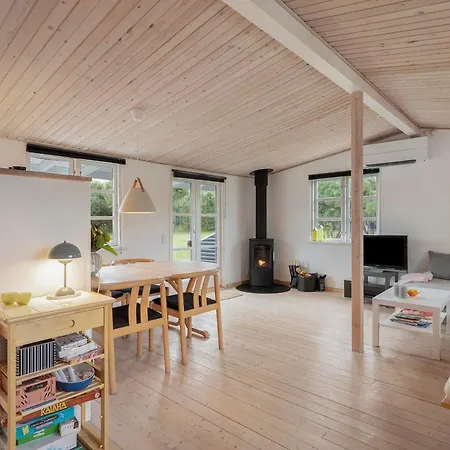 Charming And Well-kept With Sea Glimpse Near *